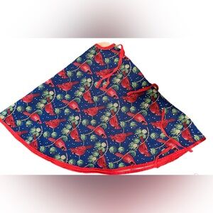 52” Woven Tapestry Christmas Tree Skirt Red Cardinals. Traditional Holiday Decor